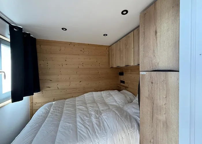 Lauzieres 4 People * فال تورُن